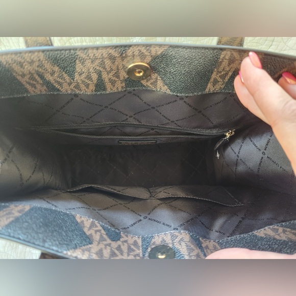 Michael Kors Kenly - Picture 3 of 4